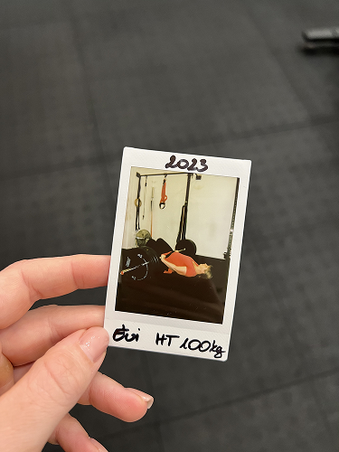 F. Éva Hip Thrust max 100kg